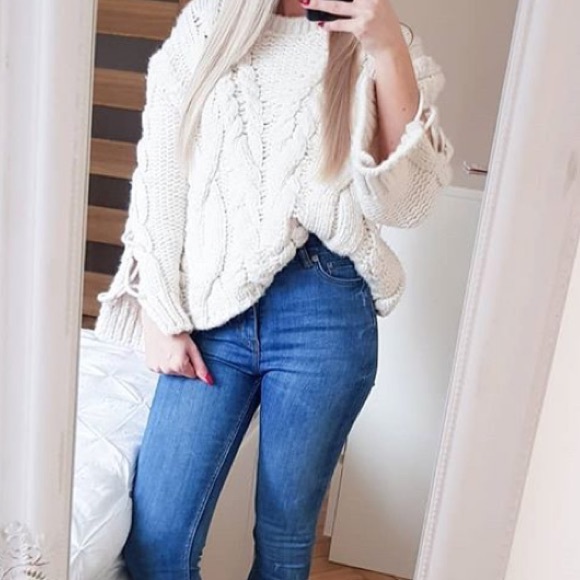 Zara Ribbed Knit Sweater - Picture 6 of 7